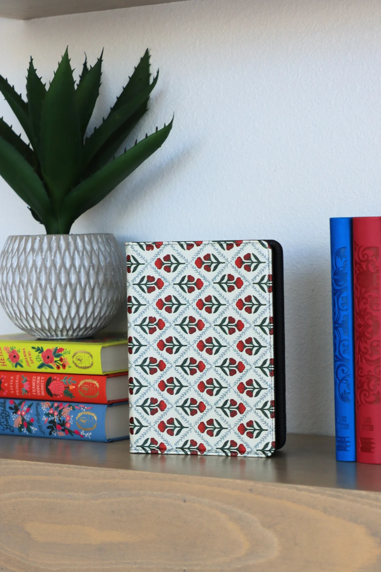 In Full Bloom Kindle Case - Image 7