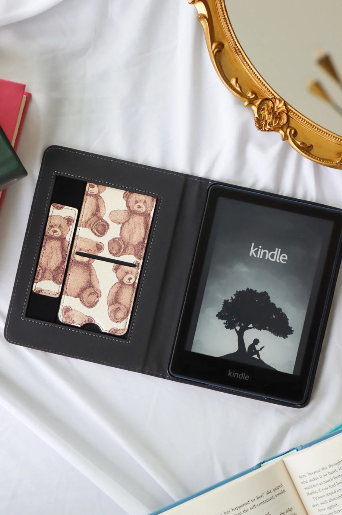 Bear Hug Kindle Case - Image 3