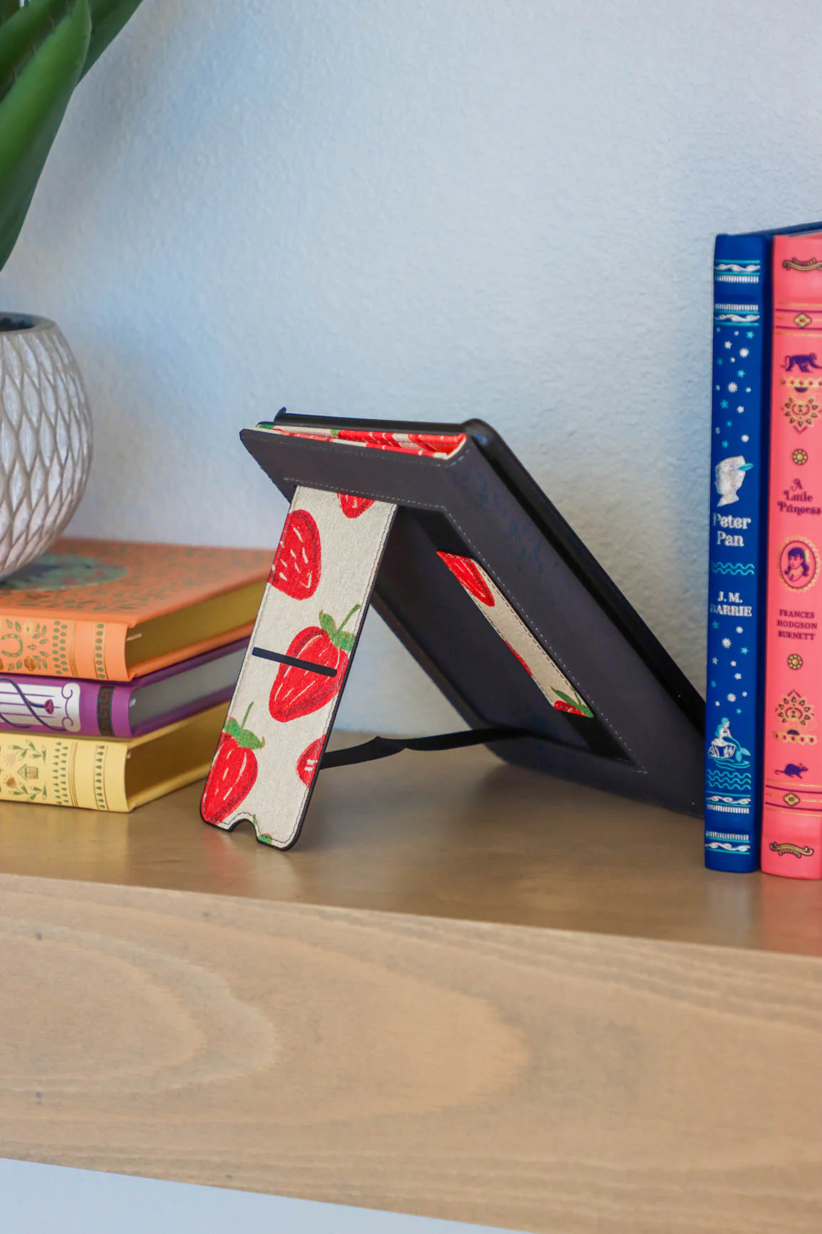 Berry Sweet Kindle Case - Image 4
