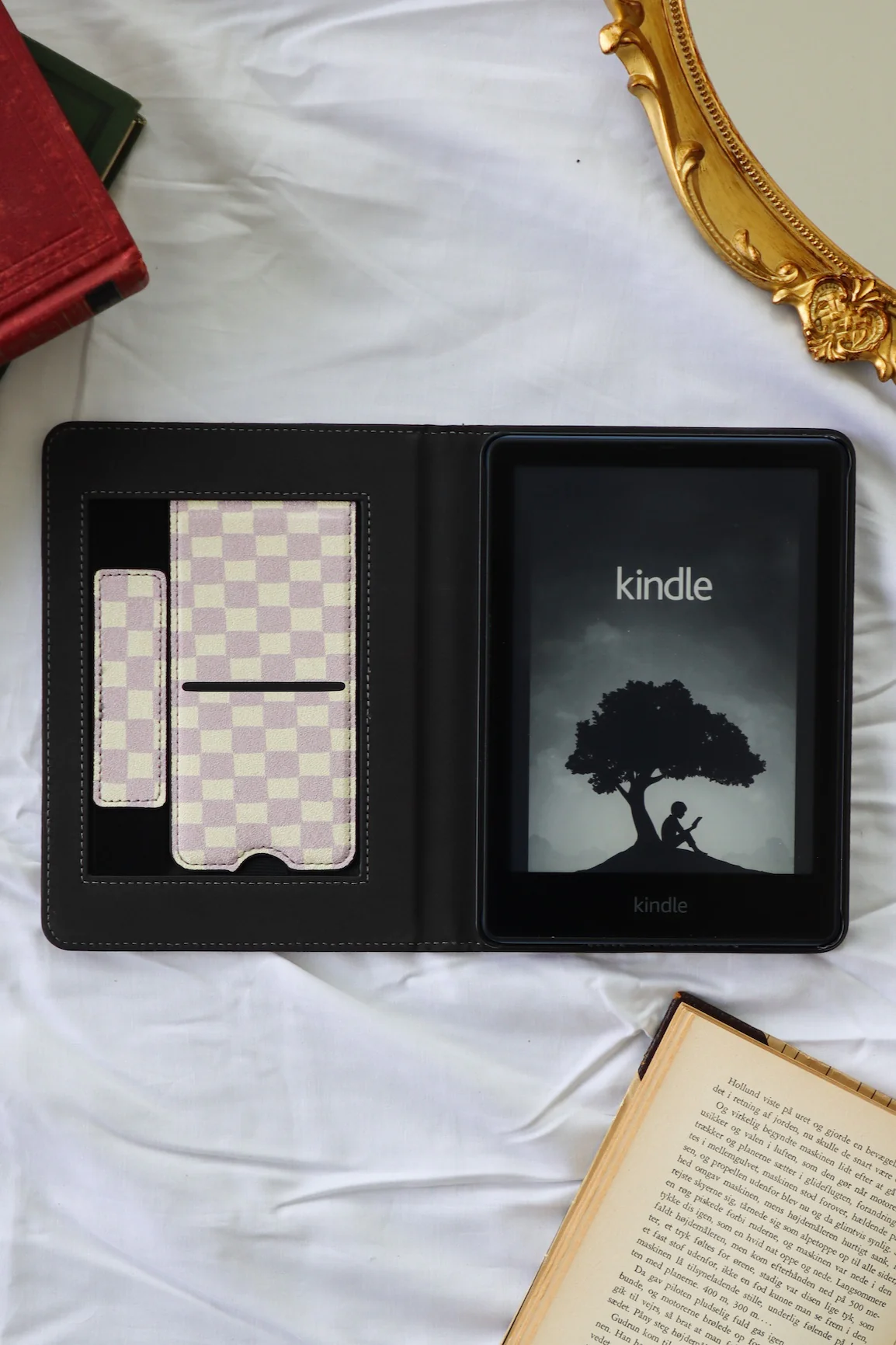 Checkmate Kindle Case - Image 3