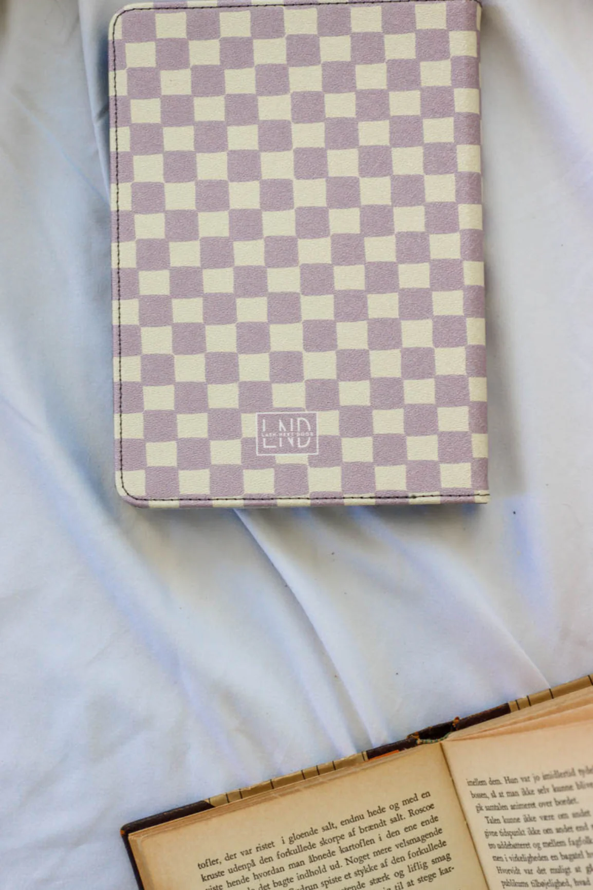Checkmate Kindle Case - Image 9