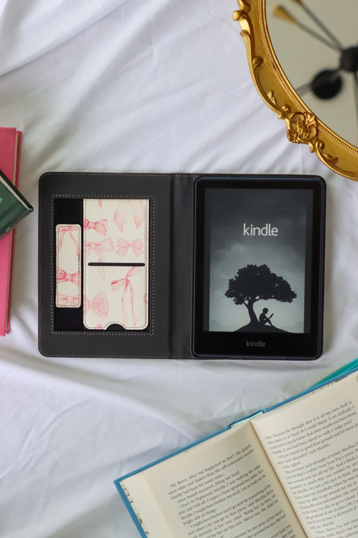 Coquette Kindle Case - Image 3