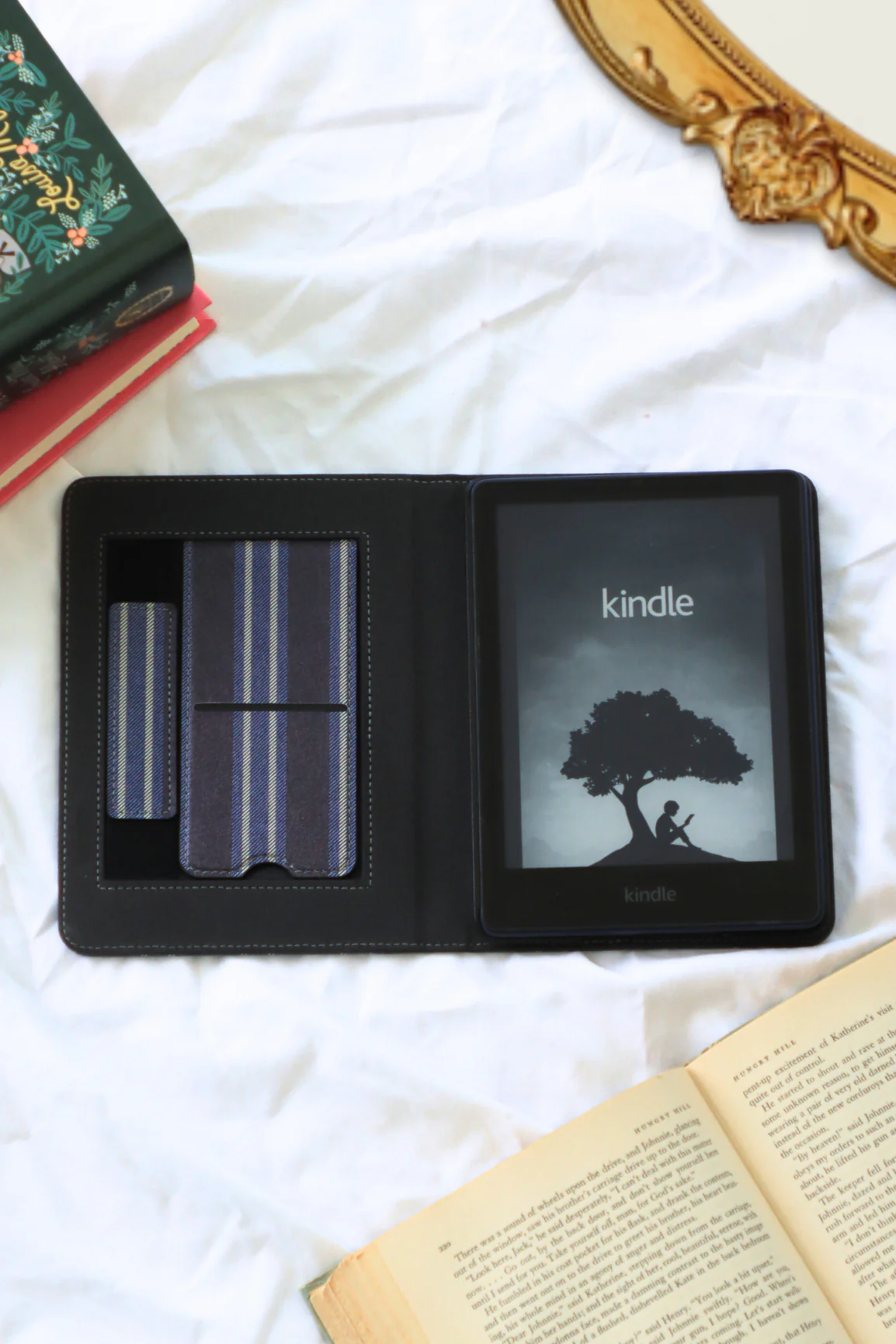 First Chapter Kindle Case - Image 3