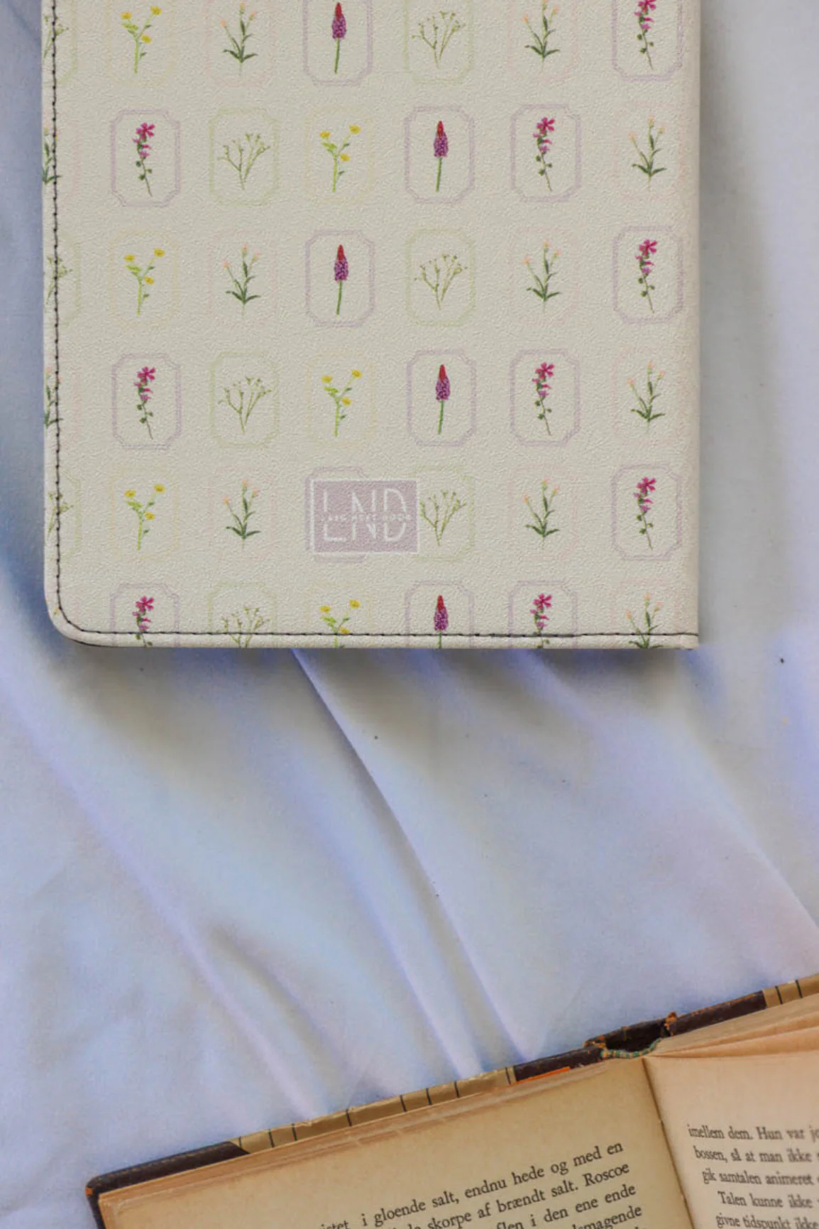 Flower Shops Kindle Case - Image 9