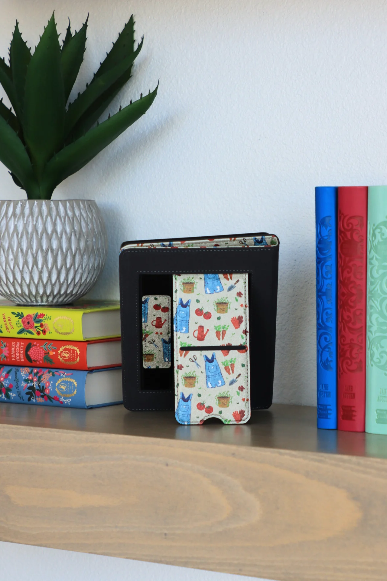 Fresh Picks Kindle Case - Image 4