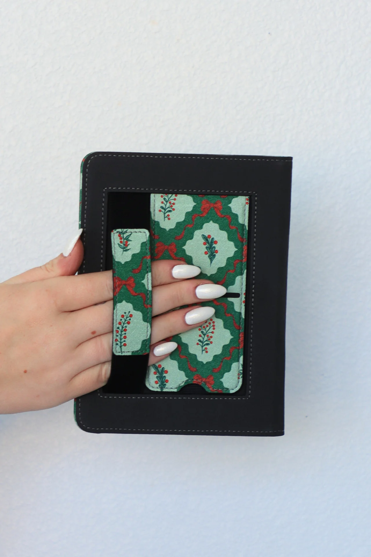 Holly Jolly Kindle Case - Image 6