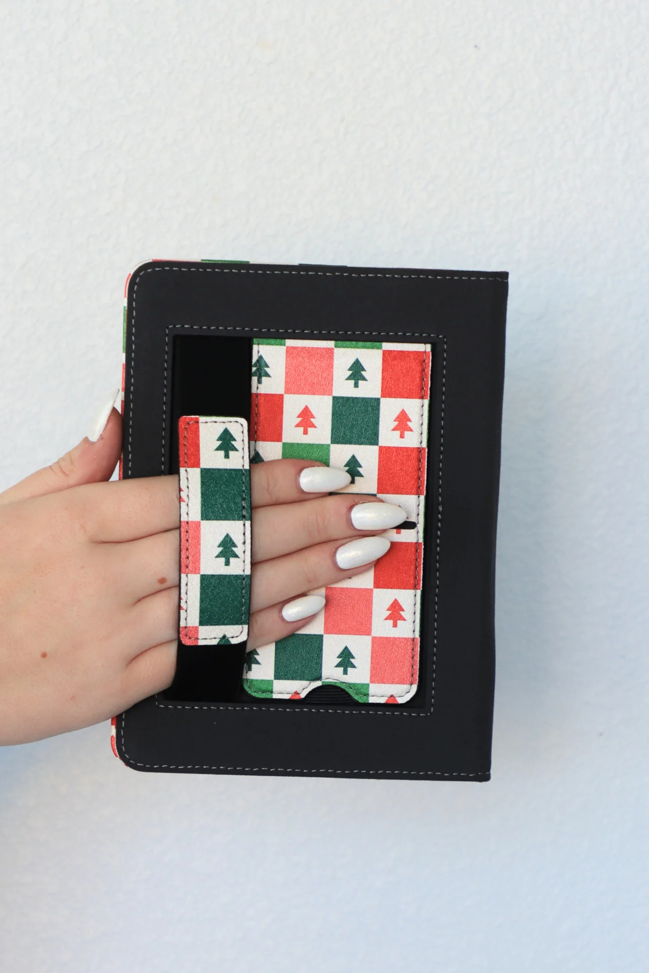 Home For The Holidays Kindle Case - Image 6