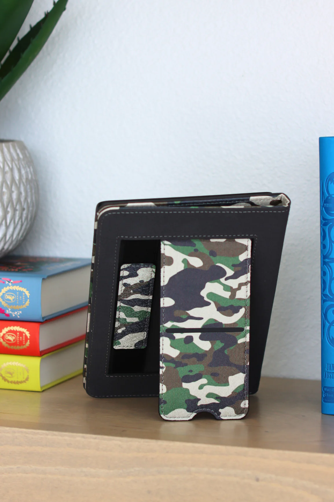 Incognito Kindle Case - Image 4