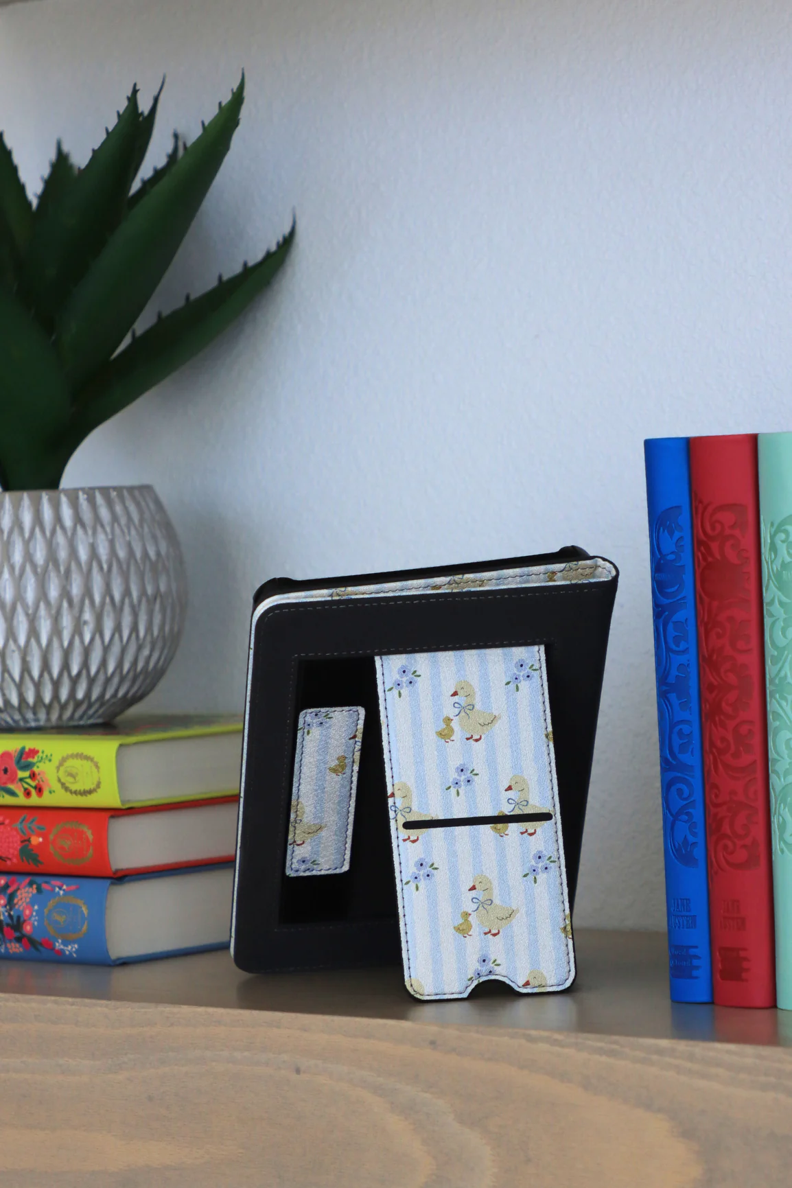 Lucky Duckie Kindle Case - Image 11