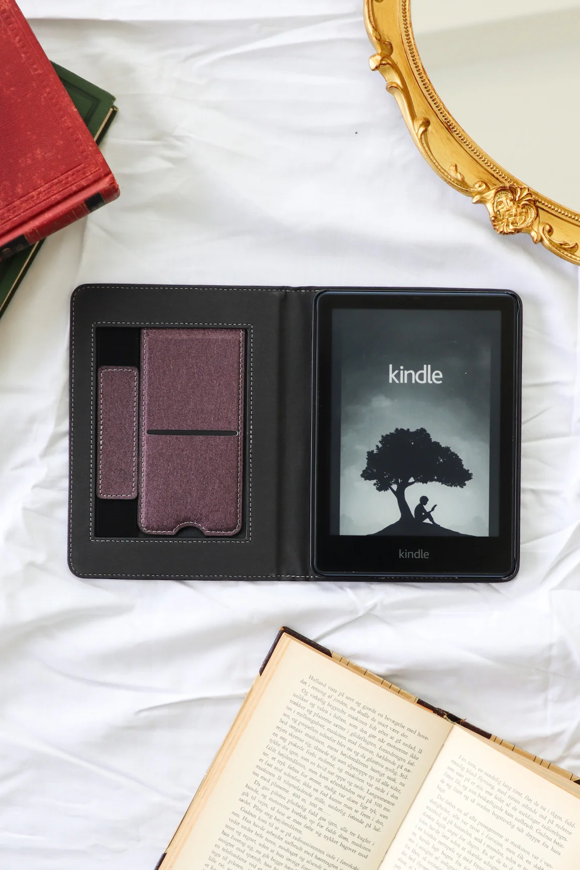 Midnight Scales Kindle Case - Image 3