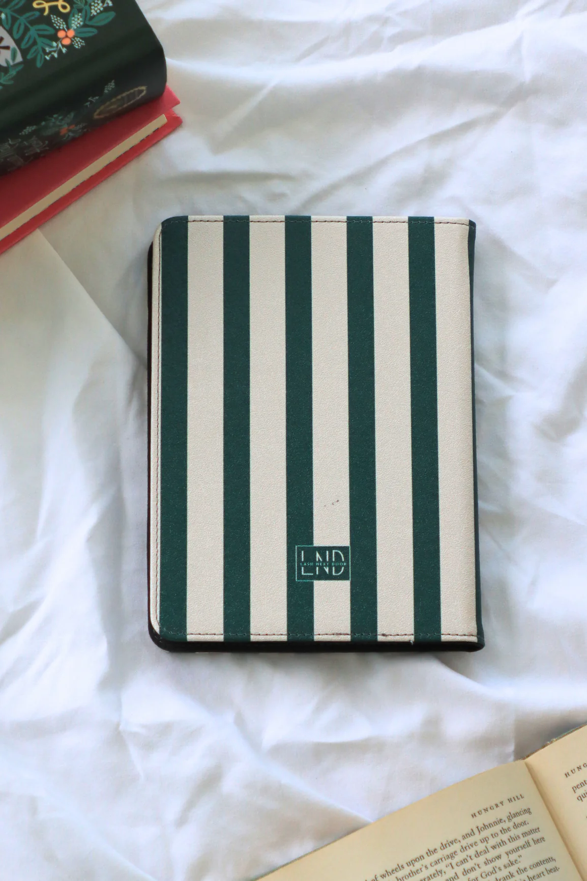 Promenade Kindle Case - Image 8