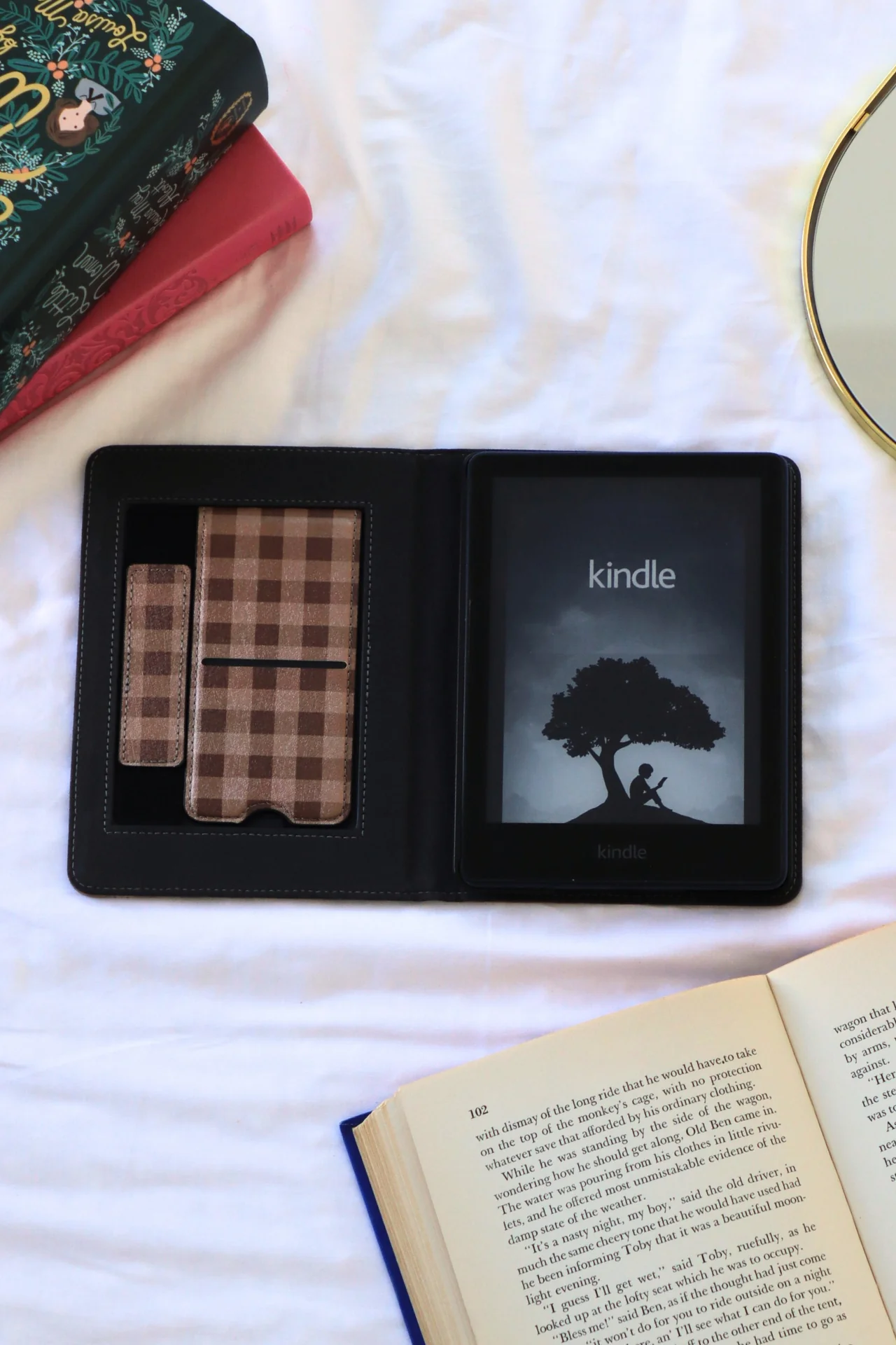 Pumpkin Spice Kindle Case - Image 3