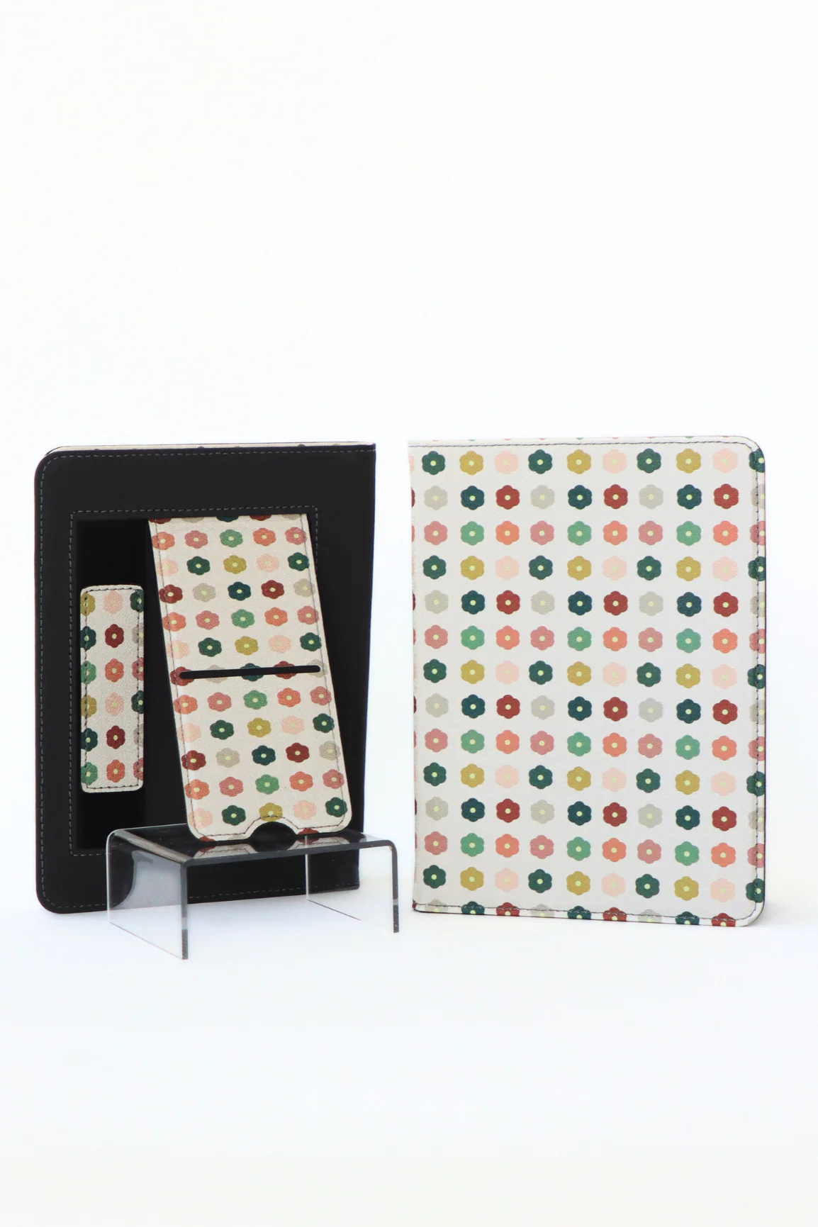 Retro Reads Kindle Case - Image 2