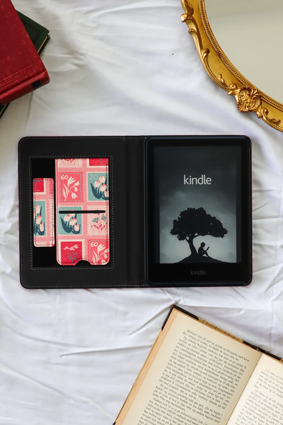 Send Me A Postcard Kindle Case - Image 3