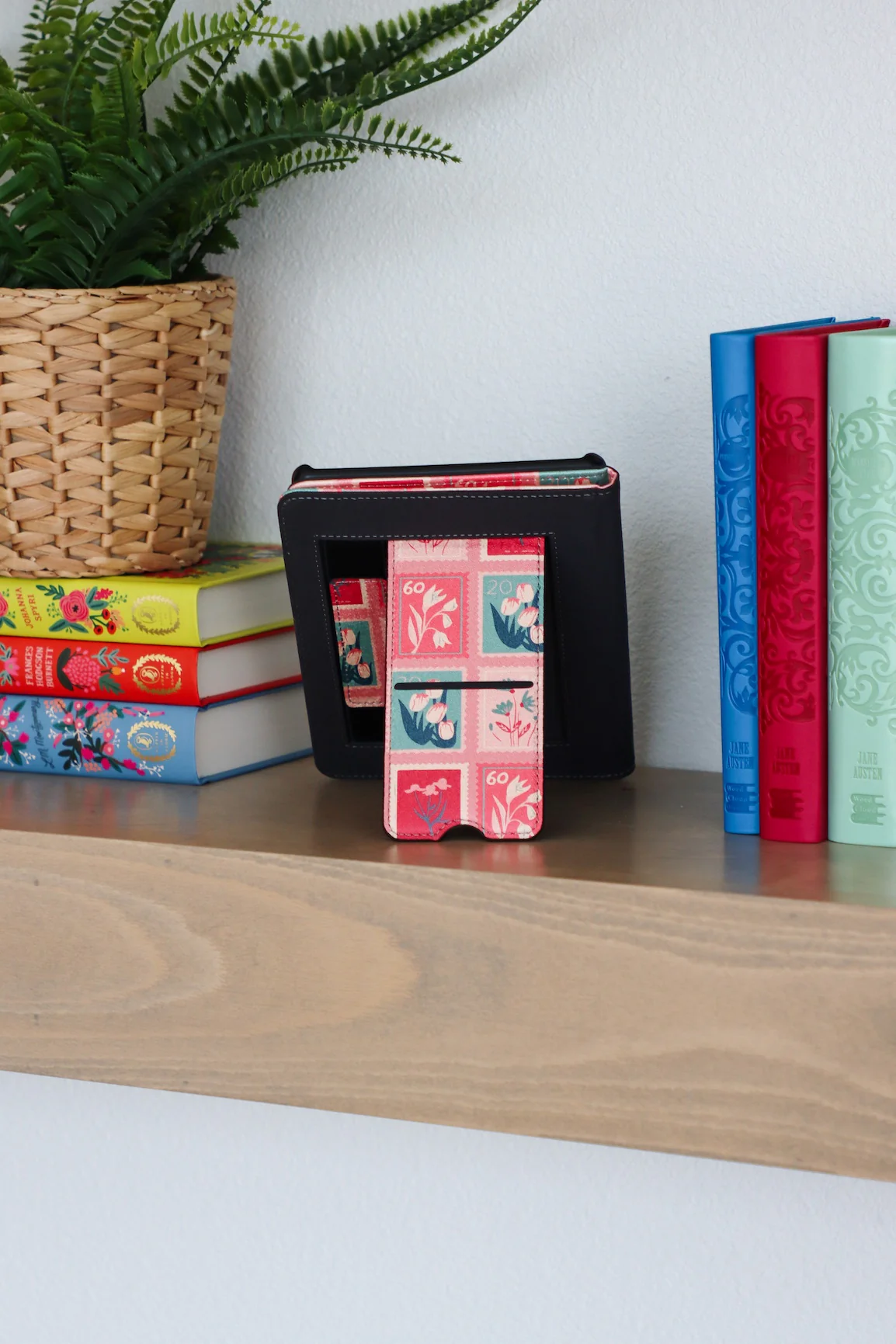 Send Me A Postcard Kindle Case - Image 4